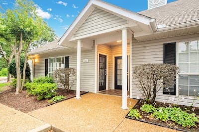 The Oliver Apartment Homes logo – Condominium complex in Olive Branch, MS