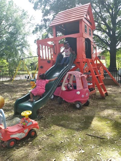 Cuddle Buddies Learning Academy logo – Day care center in Olive Branch, MS