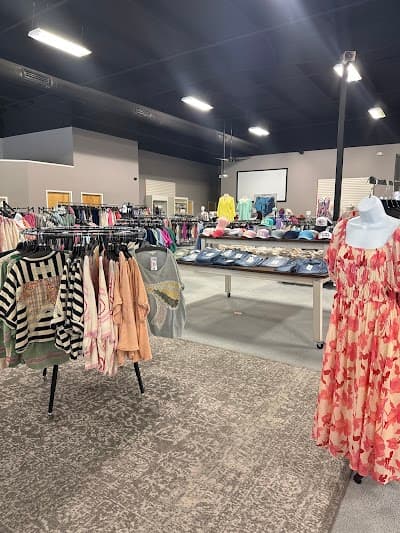 Pink Coconut Boutique logo – Boutique in Olive Branch, MS