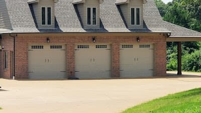 Hollywood Door Company logo – Garage door supplier in Olive Branch, MS